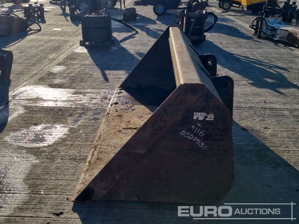 94" Loading Bucket to suit Manitou Telehandler - Godet: photos 2 94" Loading Bucket to suit Manitou Telehandler - Godet: photos 2