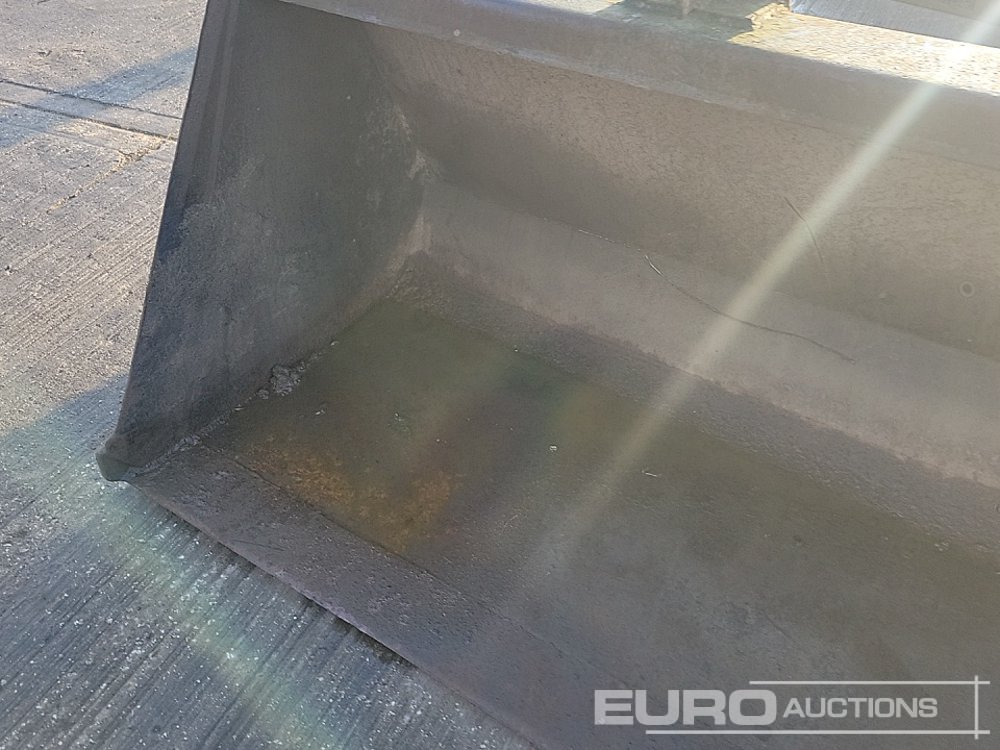Godet 94" Loading Bucket to suit Telehandler: photos 9