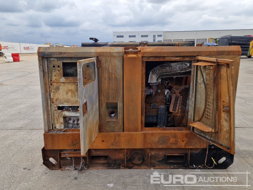 Atlas Copco QAS100 Generator, 4 Cylinder Engine, QAS60 ST3 60kVA Generator, 4 Cylinder Engine (2 of), QAS40 Generator, 4 Cylinder Engine (Fire Damage) - Groupe électrogène: photos 4 Atlas Copco QAS100 Generator, 4 Cylinder Engine, QAS60 ST3 60kVA Generator, 4 Cylinder Engine (2 of), QAS40 Generator, 4 Cylinder Engine (Fire Damage) - Groupe électrogène: photos 4