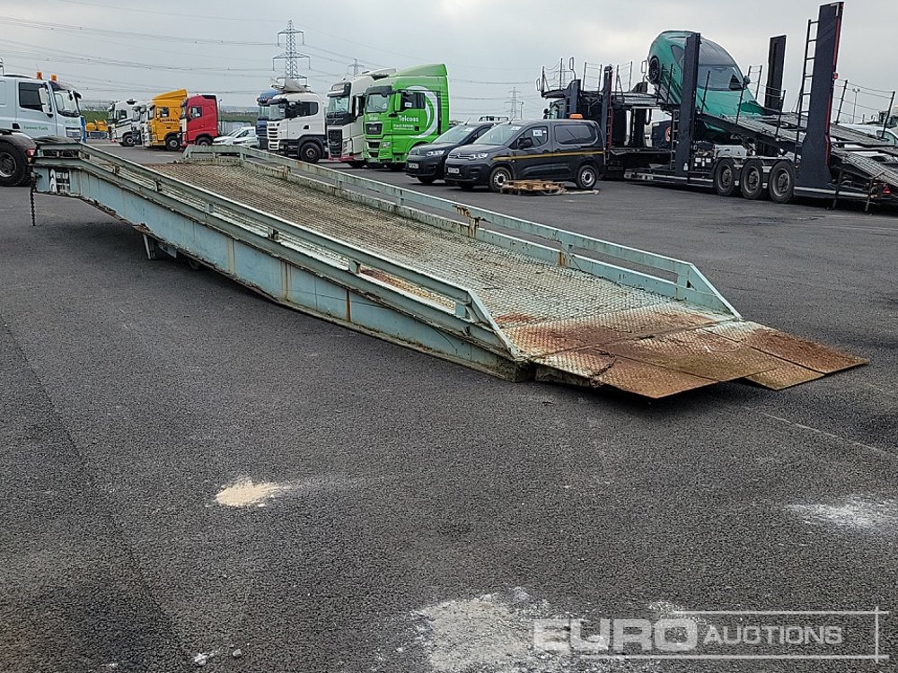 2002 ThorWorld 7ft Loading Ramp - Autre matériel: photos 4 2002 ThorWorld 7ft Loading Ramp - Autre matériel: photos 4