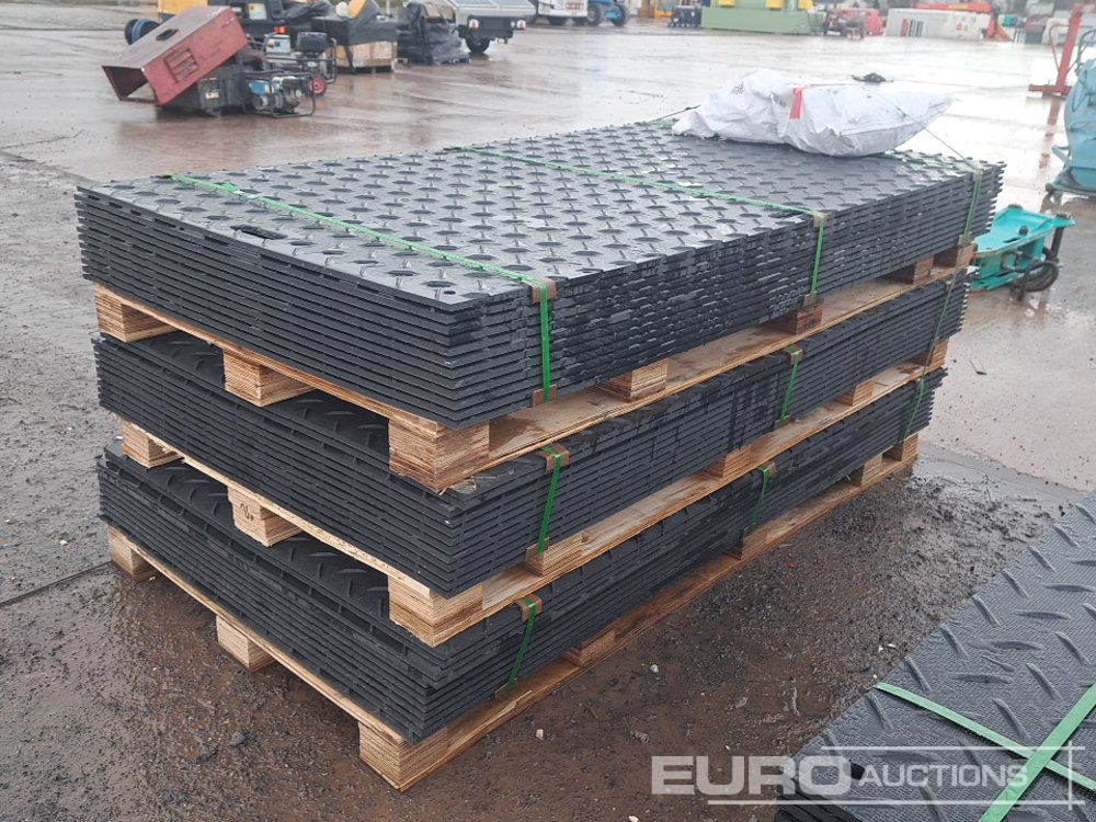 Unused 8'x4' Ground Protection Mats (36 of), Hand Grips, Connectors - Autre matériel: photos 1 Unused 8'x4' Ground Protection Mats (36 of), Hand Grips, Connectors - Autre matériel: photos 1