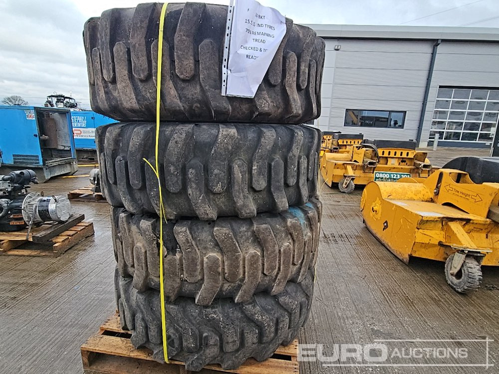 BKT 15.5-25 Tyre (4 of) - Pneu: photos 4 BKT 15.5-25 Tyre (4 of) - Pneu: photos 4