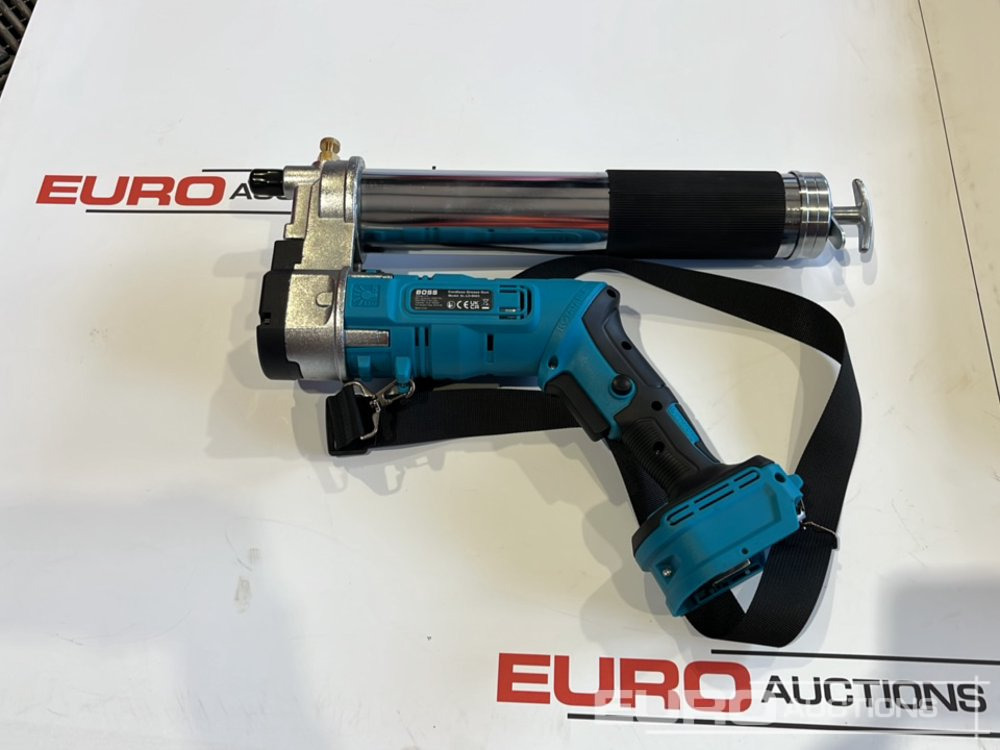 L'équipement de construction Boss 21 Volt Lithium Battery Cordless Grease Gun, 2 Batteries, Charger, Case, Shoulder Strap, Extension Pieces and Fittings: photos 10