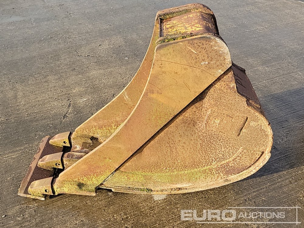 CAT 18" Digging Bucket - Godet: photos 2 CAT 18" Digging Bucket - Godet: photos 2