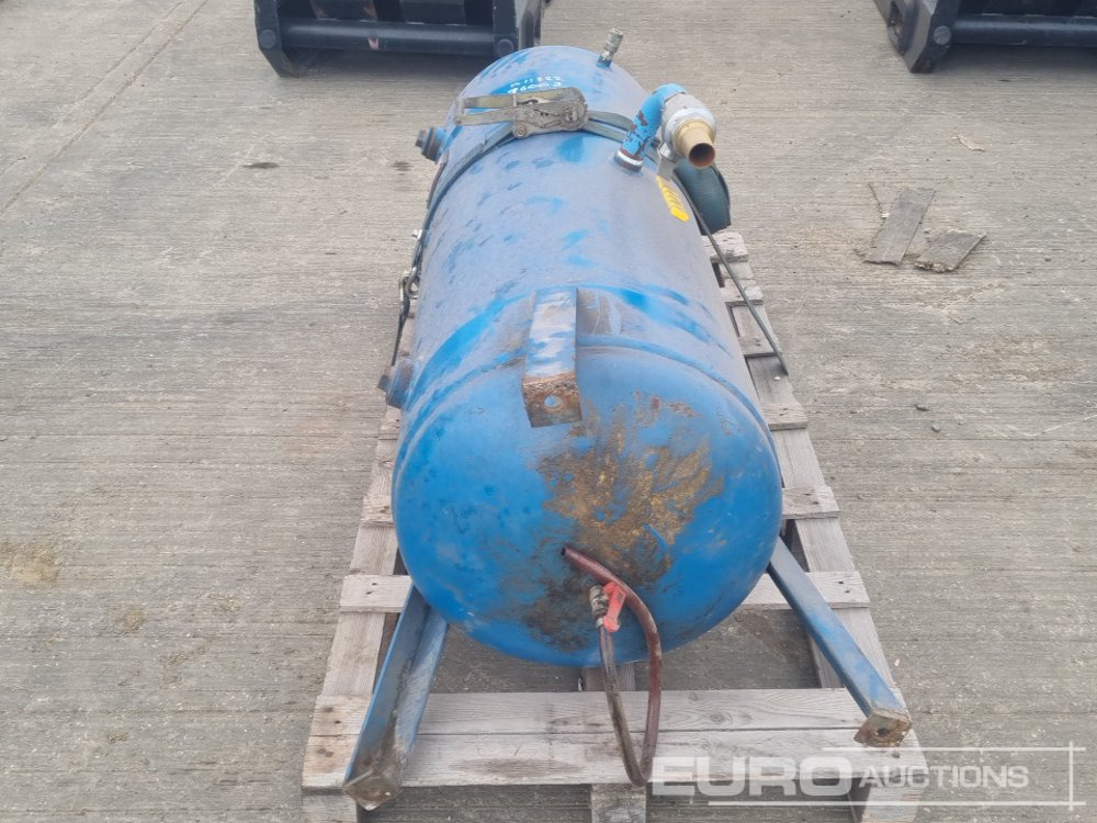 Compressor Tank - L'équipement de construction: photos 4 Compressor Tank - L'équipement de construction: photos 4