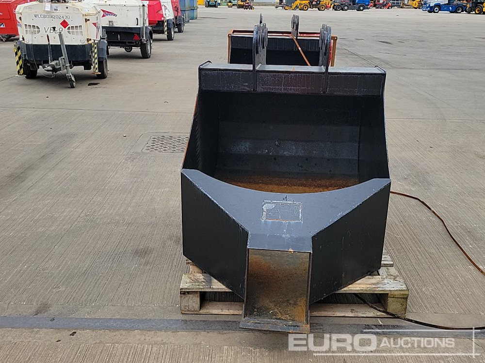 Godet neuf Concrete Pouring Bucket 80mm Pin to suit 20 Ton Excavator: photos 8