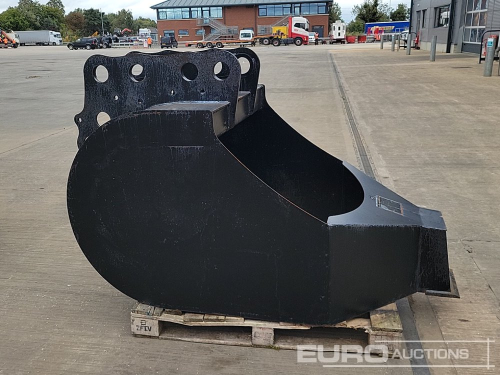 Godet neuf Concrete Pouring Bucket 80mm Pin to suit 20 Ton Excavator: photos 6