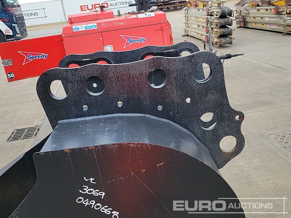Godet neuf Concrete Pouring Bucket 80mm Pin to suit 20 Ton Excavator: photos 13