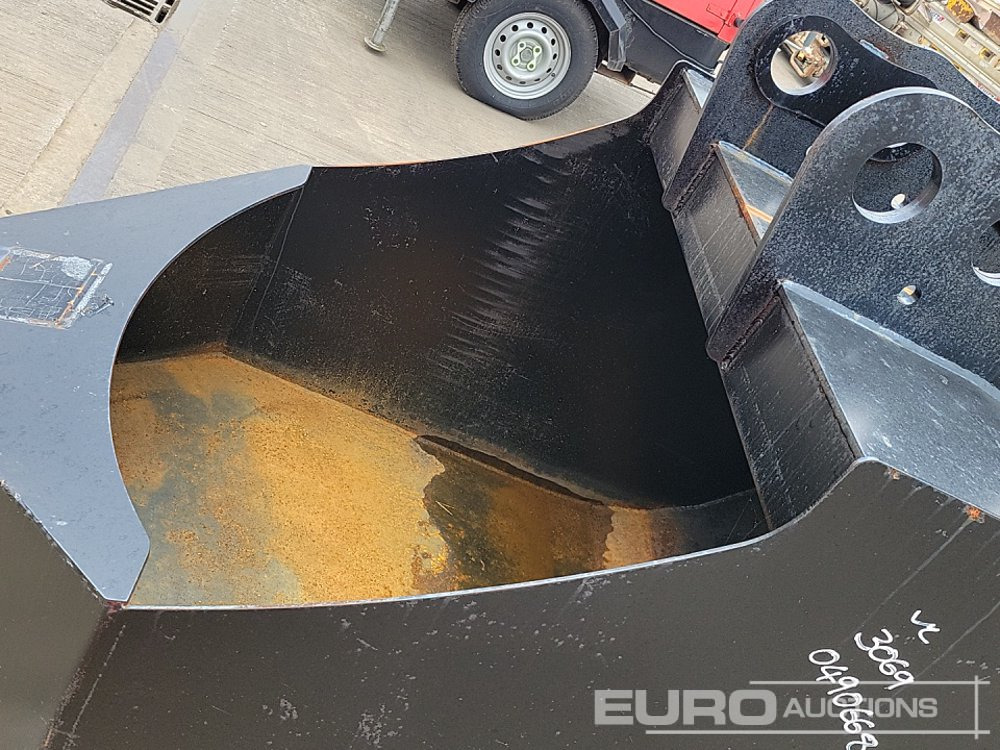 Godet neuf Concrete Pouring Bucket 80mm Pin to suit 20 Ton Excavator: photos 12