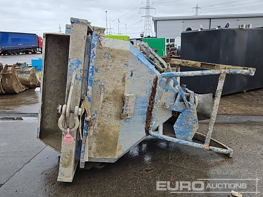 Conquip Concrete Pouring Skip to suit Crane - Benne basculante: photos 2 Conquip Concrete Pouring Skip to suit Crane - Benne basculante: photos 2