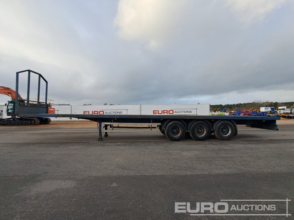 Dennison 45' Tri Axle Flat Trailer - Semi-remorque plateau: photos 2 Dennison 45' Tri Axle Flat Trailer - Semi-remorque plateau: photos 2