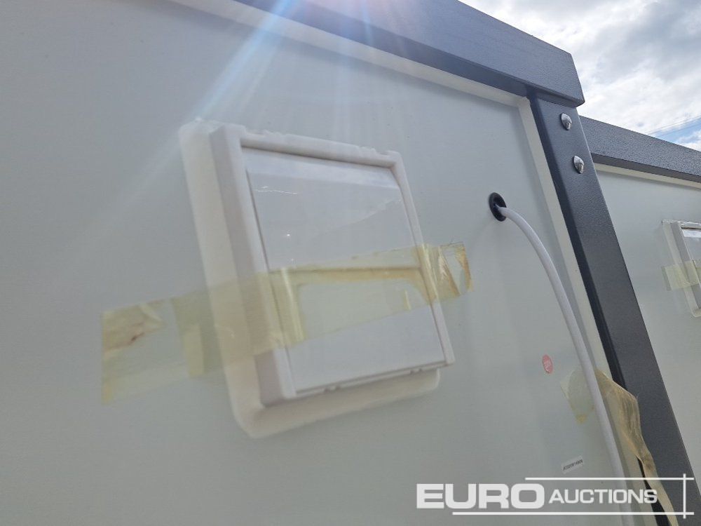 Double Toilet Unit (Cannot Be Reconsigned) - Conteneur maritime: photos 4 Double Toilet Unit (Cannot Be Reconsigned) - Conteneur maritime: photos 4