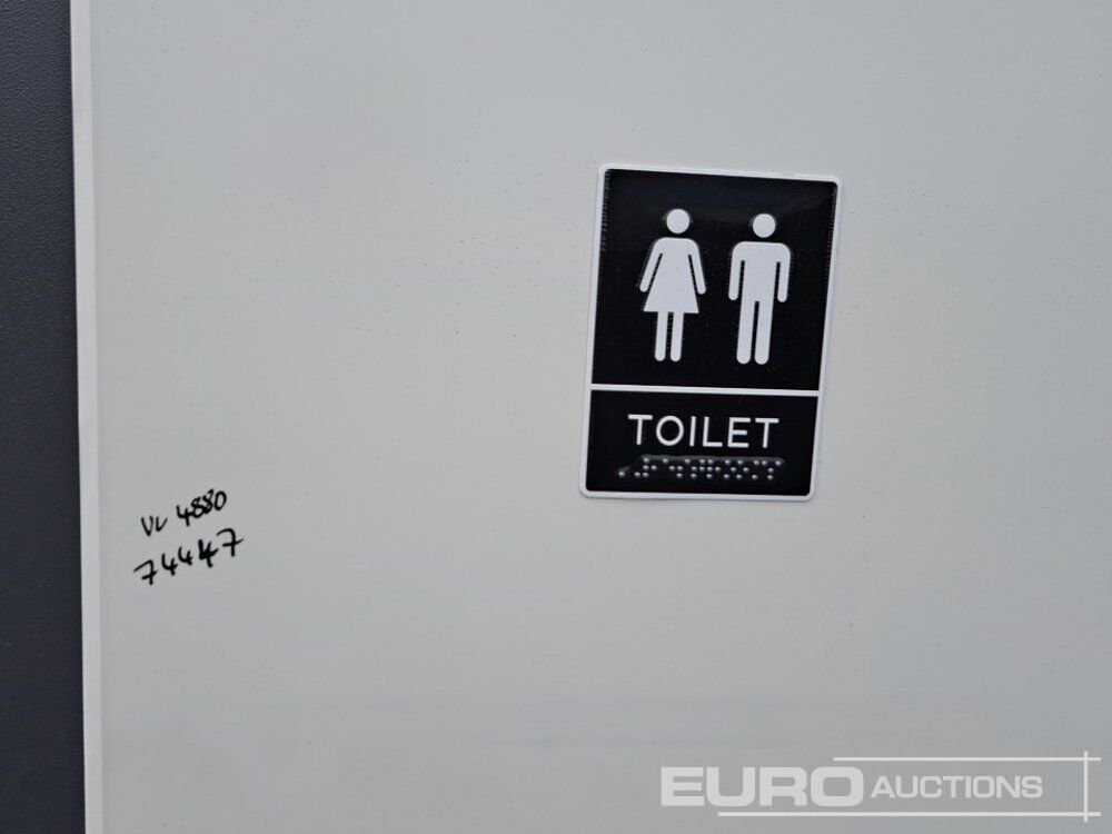 Double Toilet Unit (Cannot Be Reconsigned) - Conteneur maritime: photos 4 Double Toilet Unit (Cannot Be Reconsigned) - Conteneur maritime: photos 4