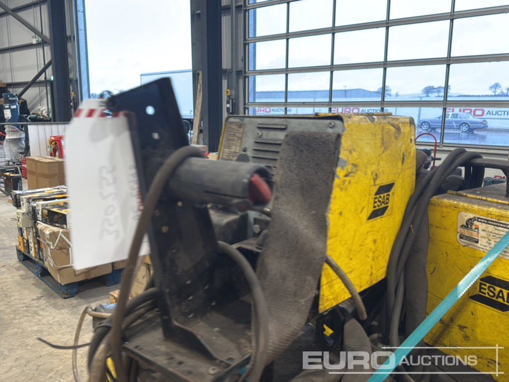 Équipement de garage ESAB Mig Welder (2 of): photos 10 Équipement de garage ESAB Mig Welder (2 of): photos 10
