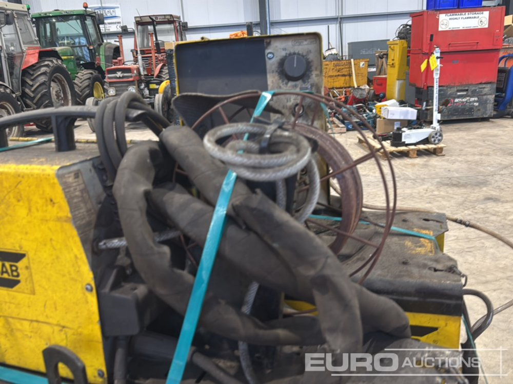 Équipement de garage ESAB Mig Welder (2 of): photos 12 Équipement de garage ESAB Mig Welder (2 of): photos 12