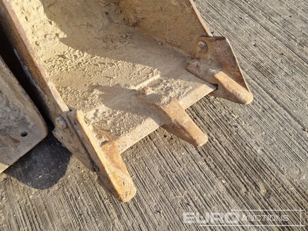 Godet Geith 24", 18" Digging Bucket 35mm Pin to suit Mini Excavator: photos 9