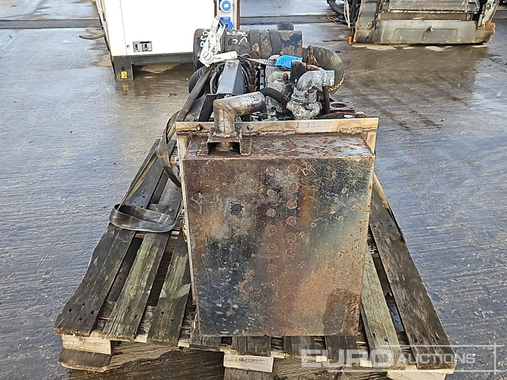 Generator, 4 Cylinder Engine - Groupe électrogène: photos 4 Generator, 4 Cylinder Engine - Groupe électrogène: photos 4