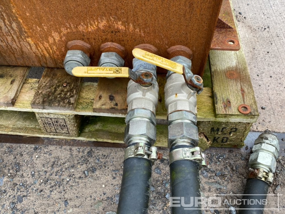 L'équipement de construction Hydraulic & Fuel Tank (2 of): photos 10