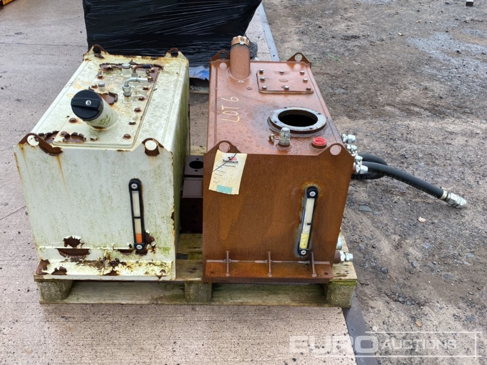 L'équipement de construction Hydraulic & Fuel Tank (2 of): photos 6