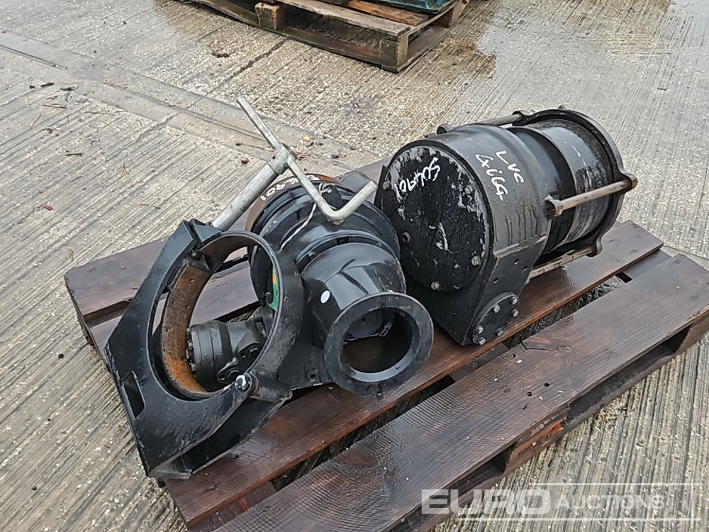 Hydraulic Winch (2 of) - Treuil: photos 3 Hydraulic Winch (2 of) - Treuil: photos 3