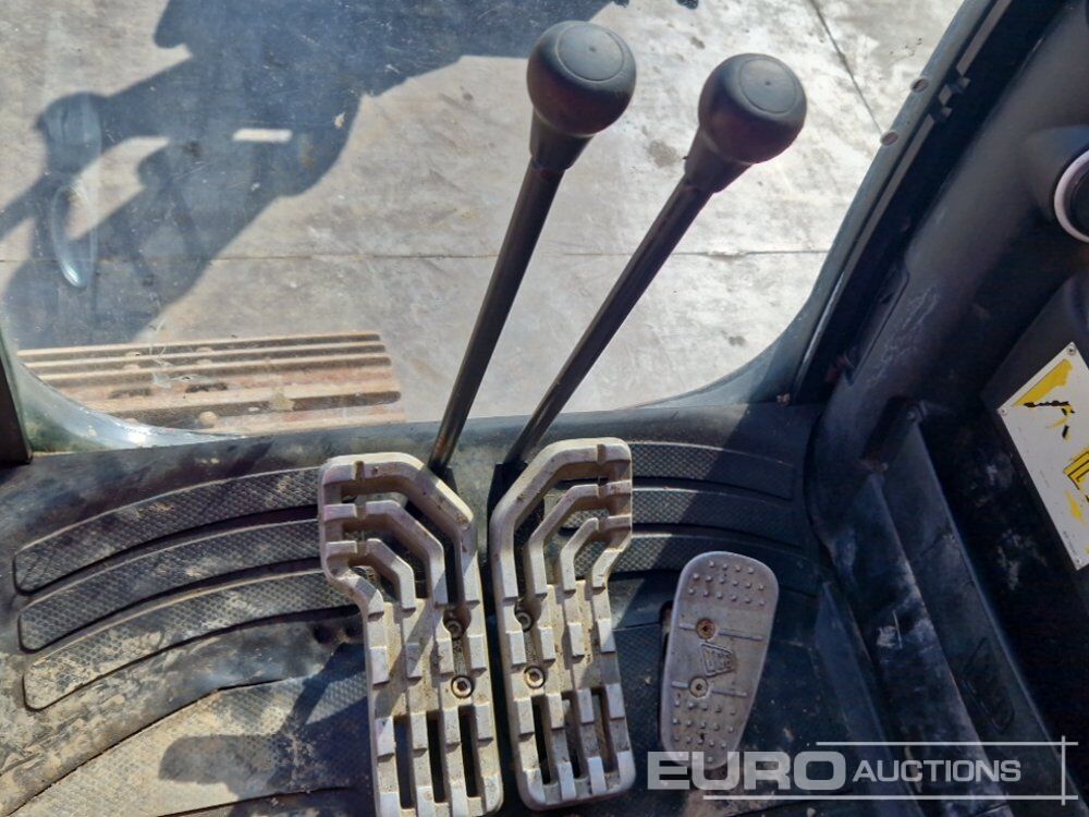 Pelle sur chenille JCB JS130LC: photos 46 Pelle sur chenille JCB JS130LC: photos 46