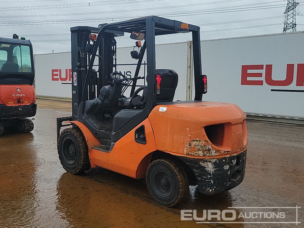 Komatsu FD35AT - Chariot élévateur: photos 3 Komatsu FD35AT - Chariot élévateur: photos 3