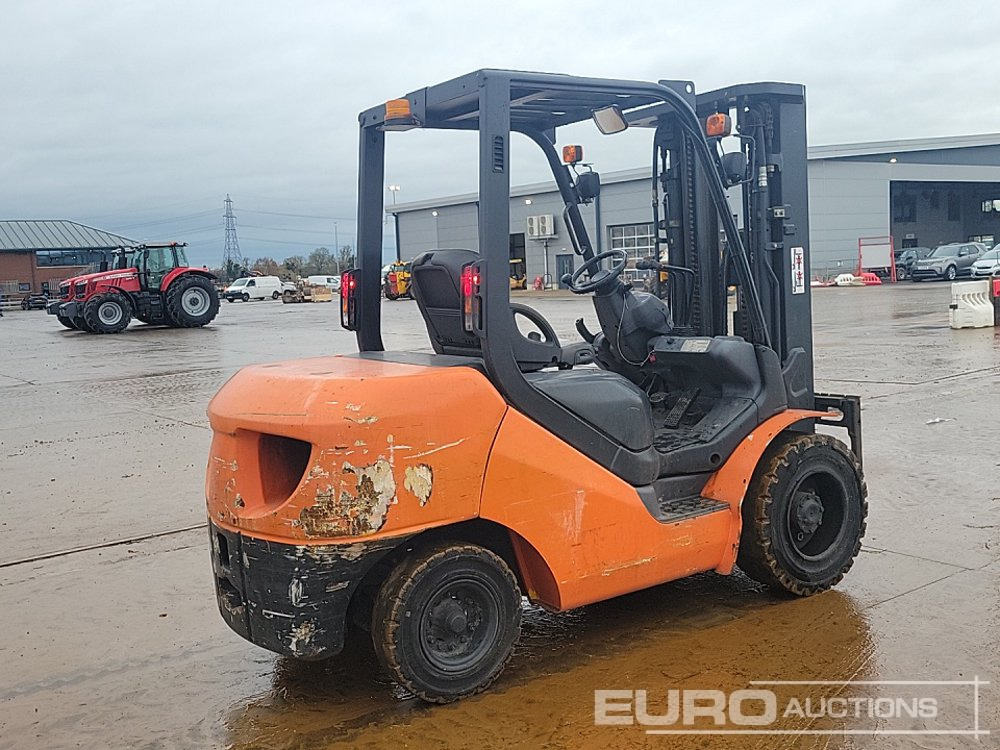 Komatsu FD35AT - Chariot élévateur: photos 5 Komatsu FD35AT - Chariot élévateur: photos 5