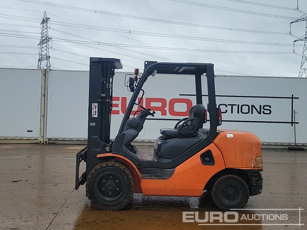 Komatsu FD35AT - Chariot élévateur: photos 2 Komatsu FD35AT - Chariot élévateur: photos 2