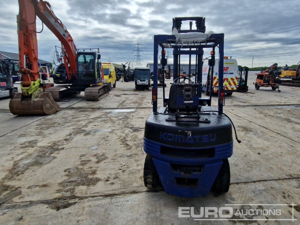 Komatsu FG25T-11E - Chariot élévateur à gaz: photos 4 Komatsu FG25T-11E - Chariot élévateur à gaz: photos 4