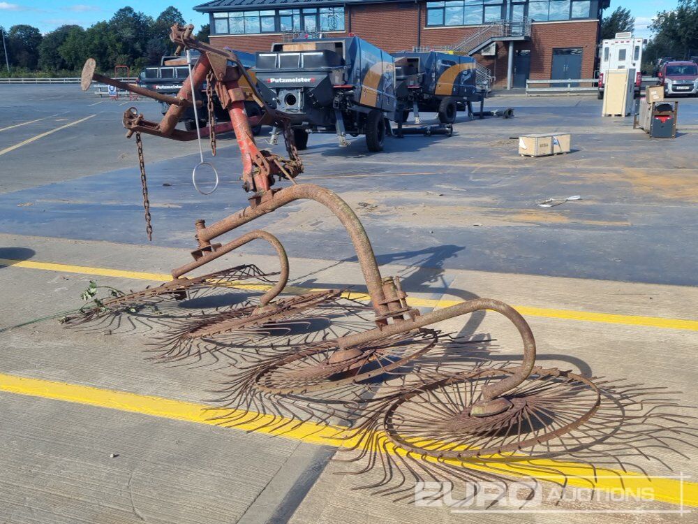 Hay Rake to suit 3 Point Linkage - Machine agricole: photos 1 Hay Rake to suit 3 Point Linkage - Machine agricole: photos 1