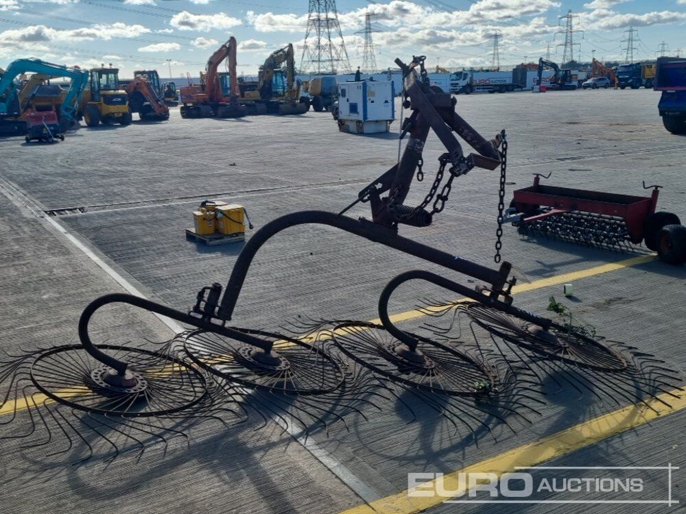Hay Rake to suit 3 Point Linkage - Machine agricole: photos 4 Hay Rake to suit 3 Point Linkage - Machine agricole: photos 4