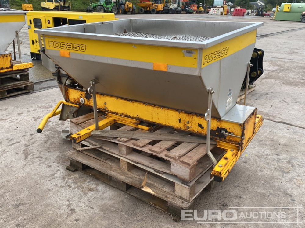 Logic PDS350 Petrol Demountable Salt Spreader, Honda Engine - Machine agricole: photos 4 Logic PDS350 Petrol Demountable Salt Spreader, Honda Engine - Machine agricole: photos 4