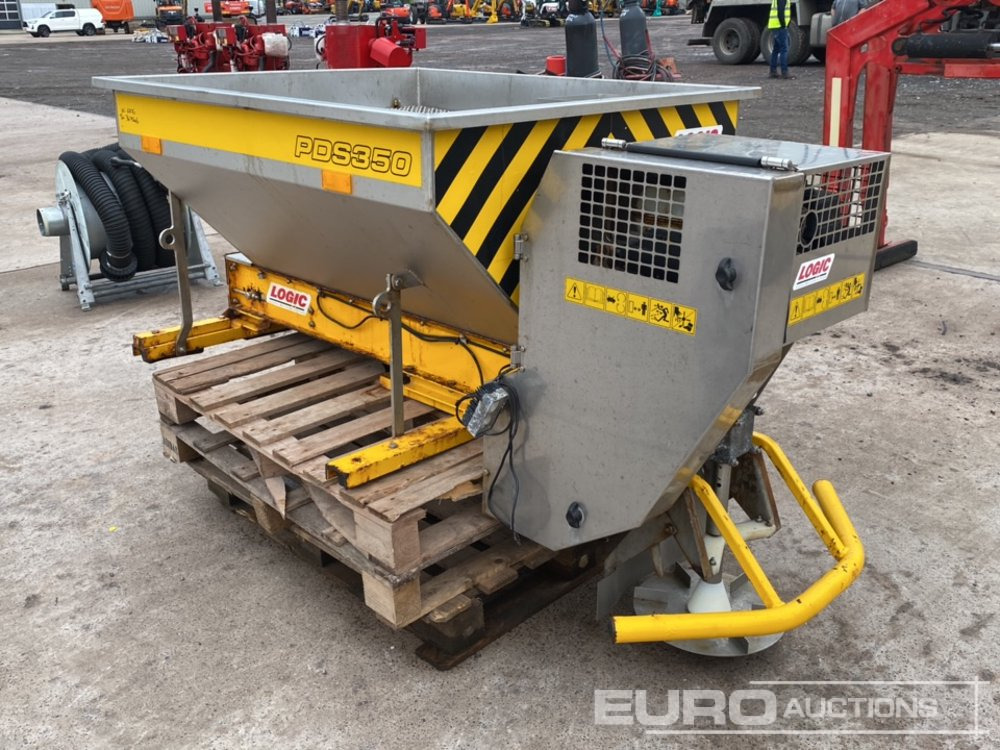 Logic PDS350 Petrol Demountable Salt Spreader, Honda Engine - Machine agricole: photos 2 Logic PDS350 Petrol Demountable Salt Spreader, Honda Engine - Machine agricole: photos 2