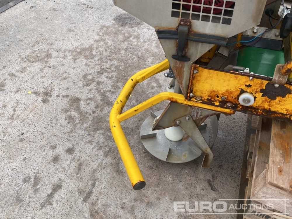 Logic PDS350 Petrol Demountable Salt Spreader, Honda Engine - Machine agricole: photos 5 Logic PDS350 Petrol Demountable Salt Spreader, Honda Engine - Machine agricole: photos 5