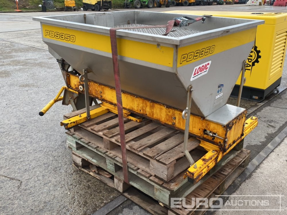 Logic PDS350 Petrol Demountable Salt Spreader, Honda Engine - Machine agricole: photos 4 Logic PDS350 Petrol Demountable Salt Spreader, Honda Engine - Machine agricole: photos 4