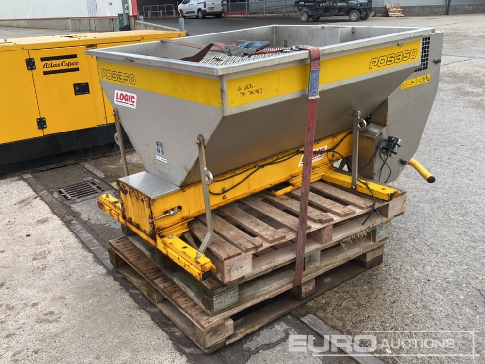 Logic PDS350 Petrol Demountable Salt Spreader, Honda Engine - Machine agricole: photos 3 Logic PDS350 Petrol Demountable Salt Spreader, Honda Engine - Machine agricole: photos 3