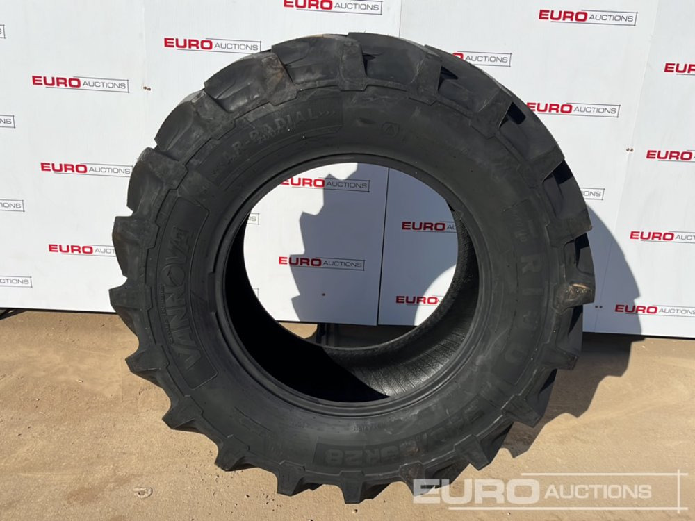 Unused Vannova 540/65R28-149 R1W Tyres (2 of) - Machine agricole: photos 3 Unused Vannova 540/65R28-149 R1W Tyres (2 of) - Machine agricole: photos 3
