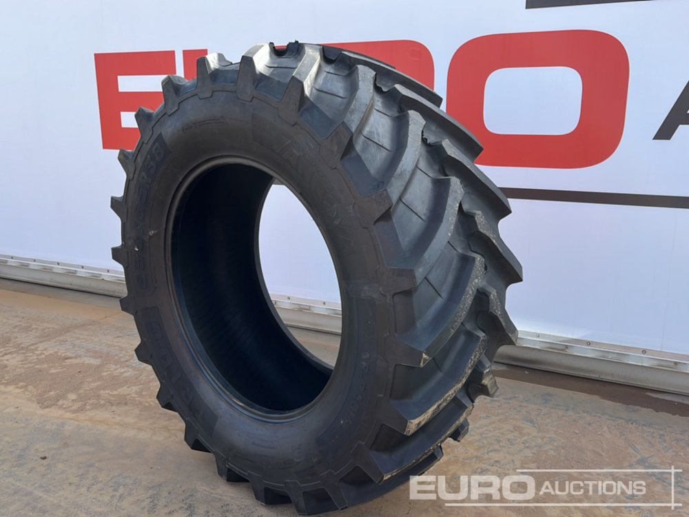 Unused Vannova 650/65R38-163 R1W Tyre (2 of) - Machine agricole: photos 1 Unused Vannova 650/65R38-163 R1W Tyre (2 of) - Machine agricole: photos 1