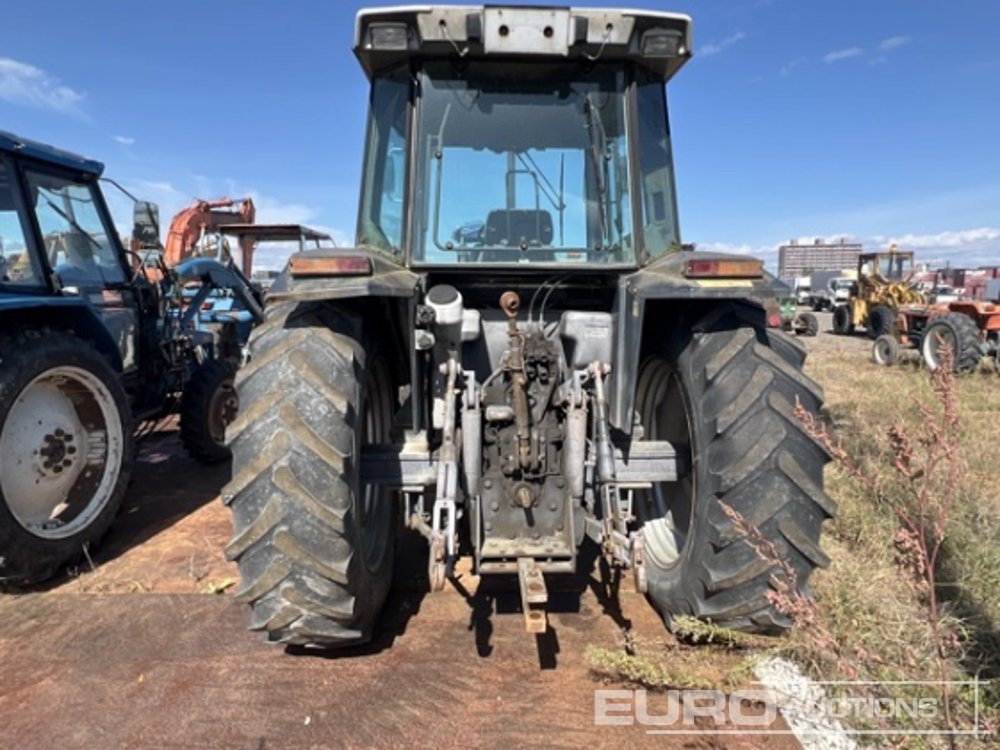 Massey Ferguson 3080 - Tracteur agricole: photos 5 Massey Ferguson 3080 - Tracteur agricole: photos 5
