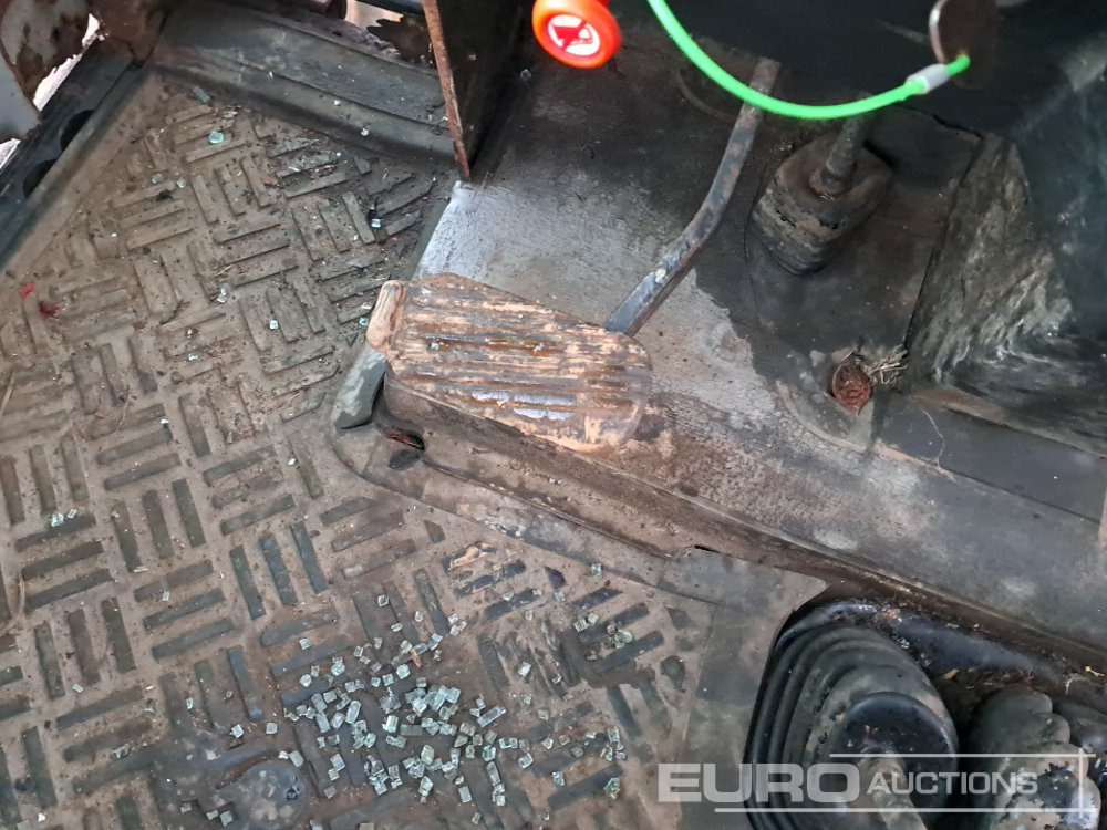 Tracteur agricole Massey Ferguson 698: photos 28