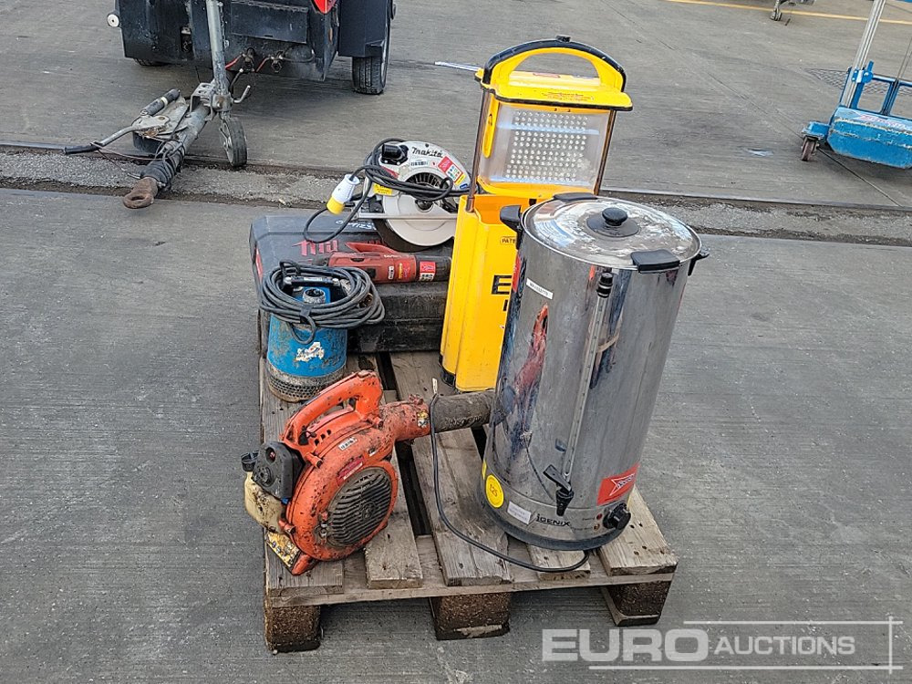 Milwaukee Battery Mag Drill, 110Volt Makita Rip Saw, Petrol Leaf Blower, 110Volt Water Pump, 240Volt Water Boiler, Hilti Rivet Gun, 240Volt Portable LED Light - L'équipement de construction: photos 2 Milwaukee Battery Mag Drill, 110Volt Makita Rip Saw, Petrol Leaf Blower, 110Volt Water Pump, 240Volt Water Boiler, Hilti Rivet Gun, 240Volt Portable LED Light - L'équipement de construction: photos 2