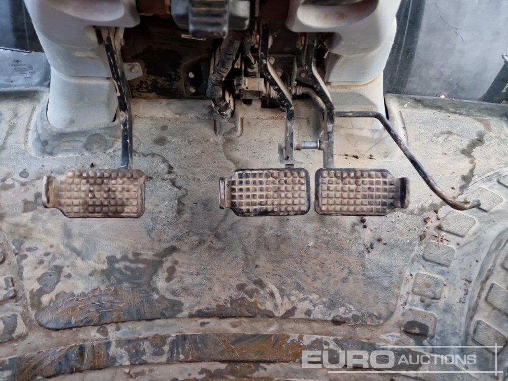 Tracteur agricole New Holland T6080: photos 35 Tracteur agricole New Holland T6080: photos 35