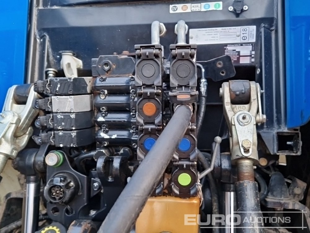 Tracteur agricole New Holland T6080: photos 19 Tracteur agricole New Holland T6080: photos 19