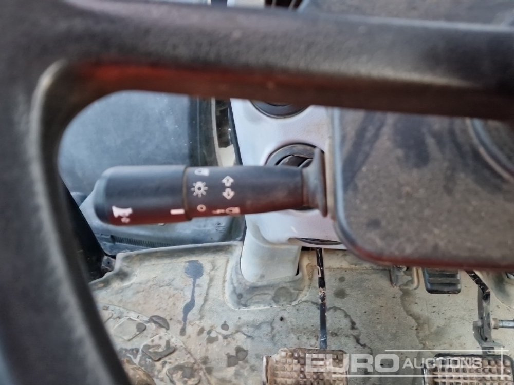 Tracteur agricole New Holland T6080: photos 38 Tracteur agricole New Holland T6080: photos 38