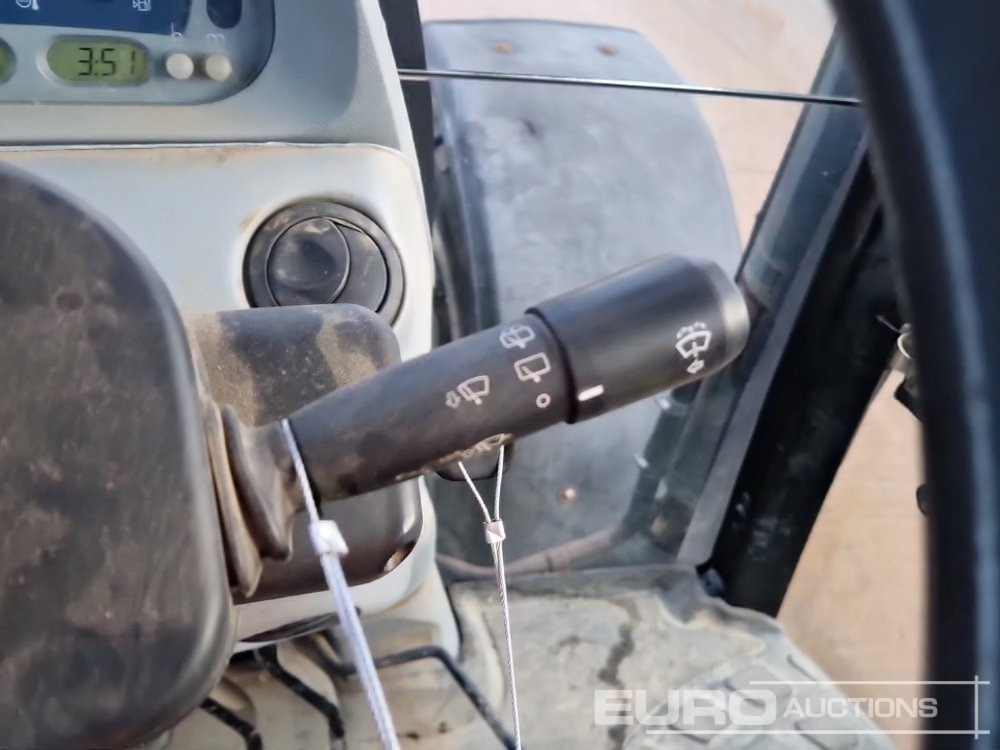 Tracteur agricole New Holland T6080: photos 37 Tracteur agricole New Holland T6080: photos 37