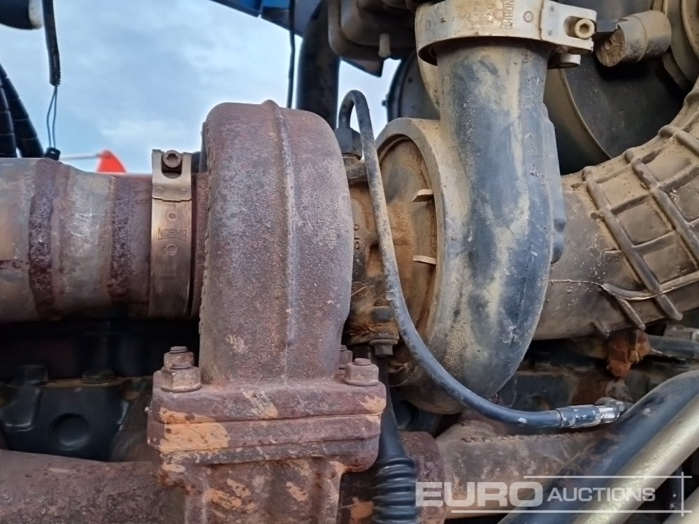 Tracteur agricole New Holland T6080: photos 28 Tracteur agricole New Holland T6080: photos 28