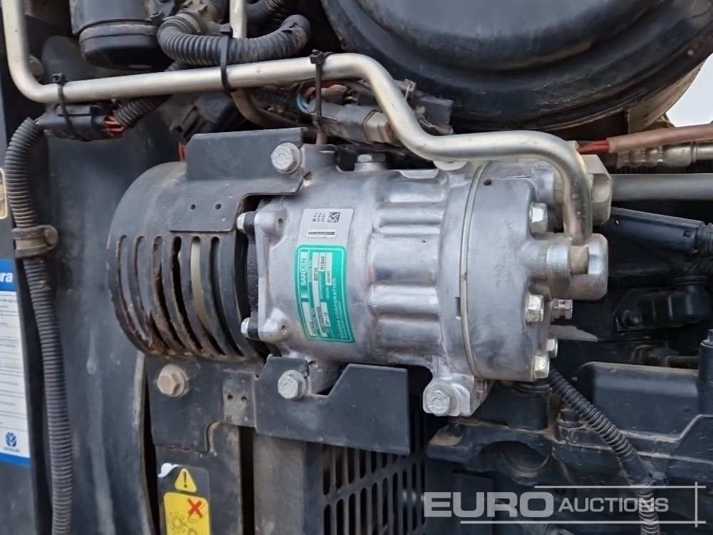 Tracteur agricole New Holland T6080: photos 25 Tracteur agricole New Holland T6080: photos 25