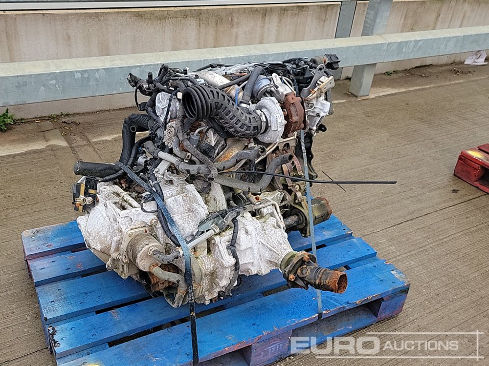 Nissan 4 Cylinder Engine, Gearbox - Moteur: photos 5 Nissan 4 Cylinder Engine, Gearbox - Moteur: photos 5