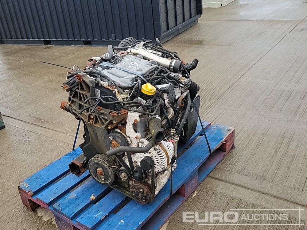 Nissan 4 Cylinder Engine, Gearbox - Moteur: photos 1 Nissan 4 Cylinder Engine, Gearbox - Moteur: photos 1