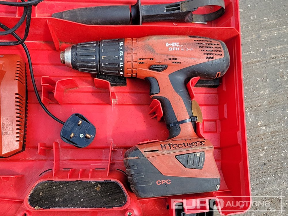 L'équipement de construction Paslode PPM35Ci Battery Nail Gun, Bosch 230Volt Heat Gun, Hilti Battery Drill (3 of), 110Volt Transformer: photos 30